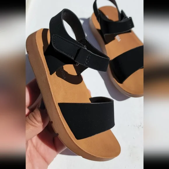 Black Toddler Sandals - Picture 1 of 2
